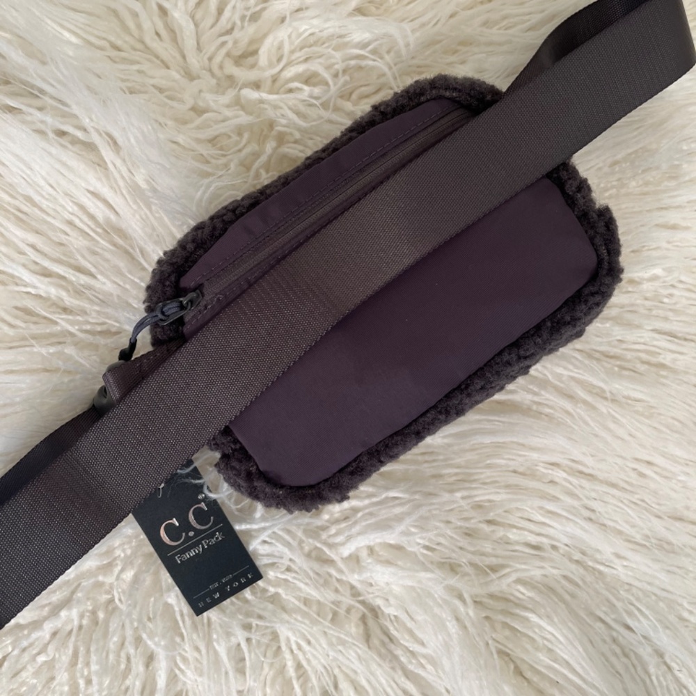 C.C. "Belt Bag in dark grey/charcoal sherpa" - Picture 3 of 12